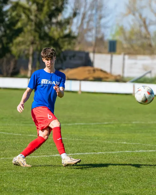 ŠK Kmeťovo-FK Slovan Šahy – fotografia 8